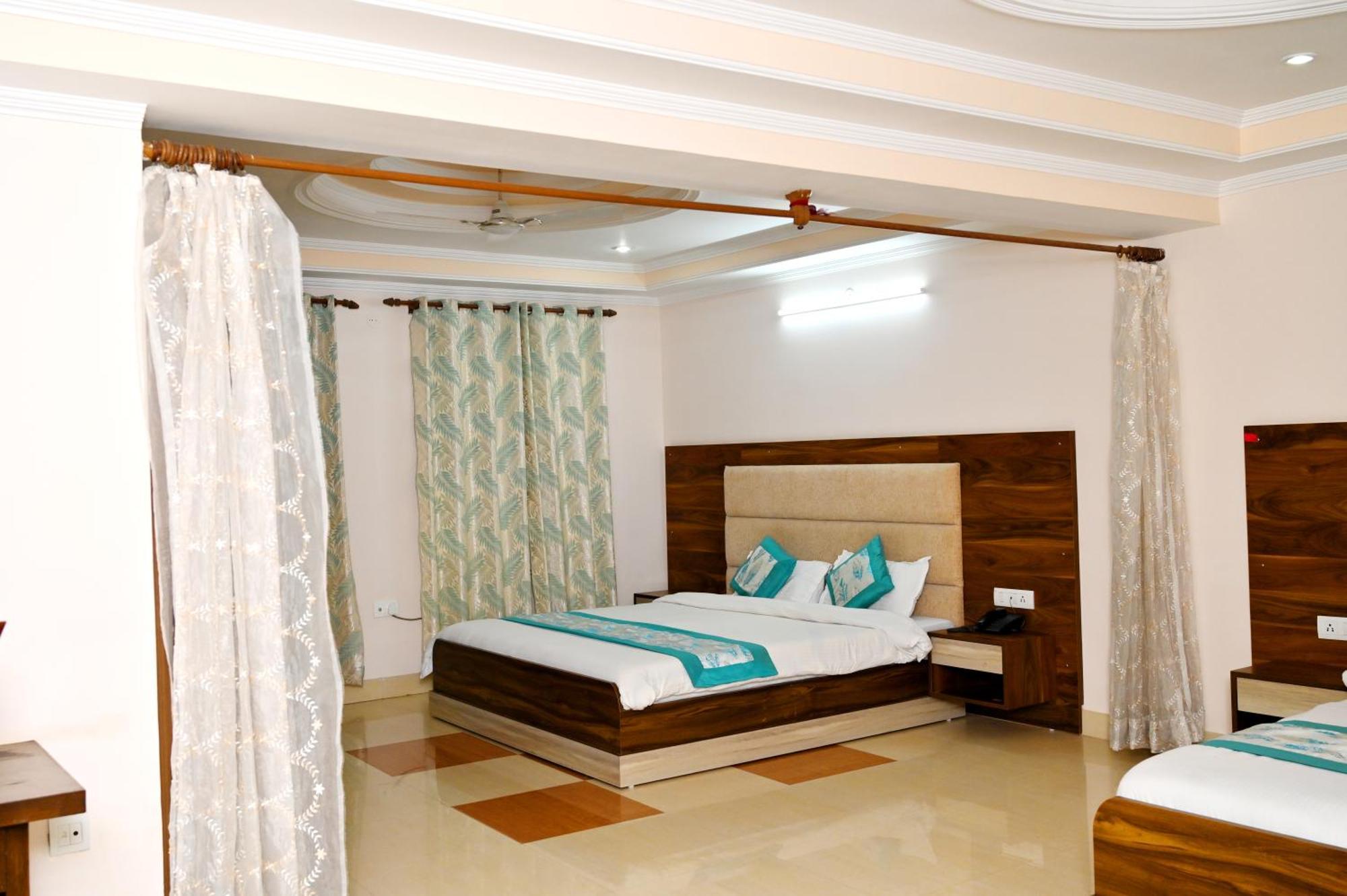 Hotel Prasanna Inn Rishikesh Ngoại thất bức ảnh